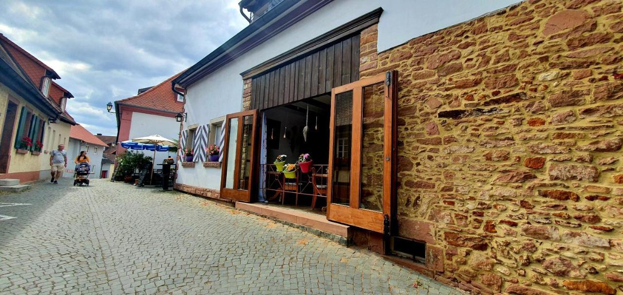 Landgasthaus "Zum Engel" Neuleiningen Экстерьер фото