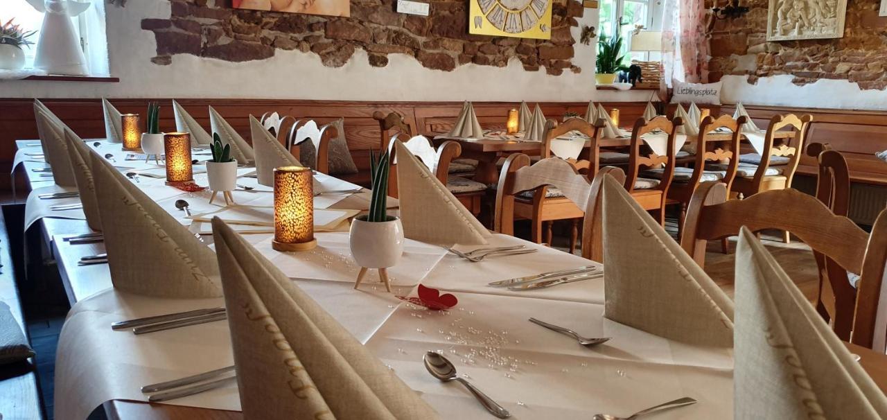 Landgasthaus "Zum Engel" Neuleiningen Экстерьер фото
